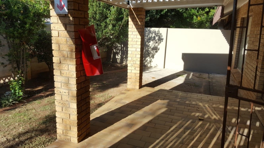 To Let 2 Bedroom Property for Rent in Langenhovenpark Free State